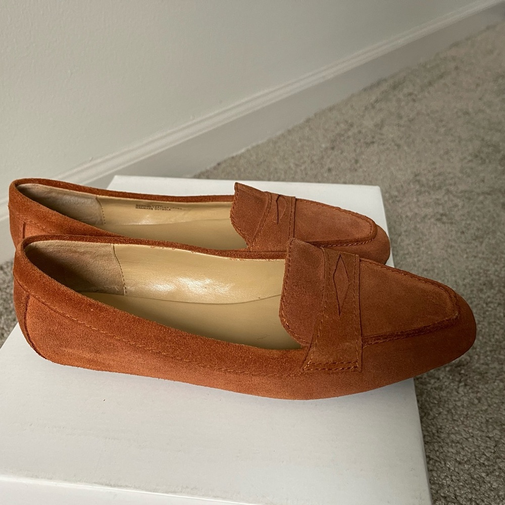 Talbots Women's Tan Leather Upper Classic Slip On Loafer Moccasins Size 8.5 - Picture 6 of 9